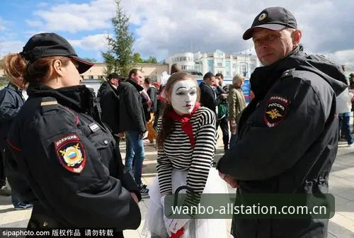 世界杯安保策略深度评测：英国警力缩减与万博全站体育赛事观察的全面分析